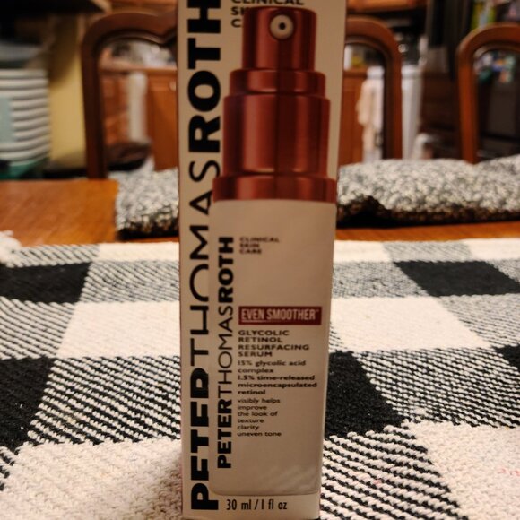 Peter Thomas Roth Other - Peter Thomas Roth Even Smoother Glycolic Retinol Resurfacing Serum